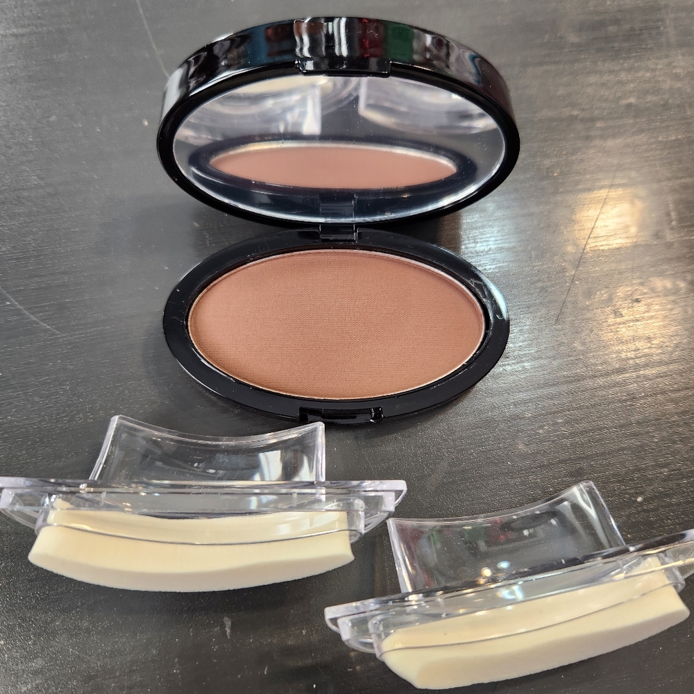 Eyebrow Powder - Picture 2 of 3